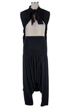 Noleggio completo nero uomo con mantello, pantalone e casacca ###