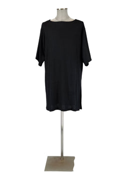 Noleggio completo nero uomo con mantello, pantalone e casacca ###