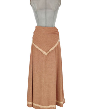 Noleggio gonna donna domestica marrone con passamaneria vintage