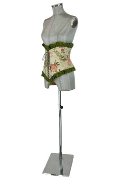 noleggio-corsetto-storico-donna-raso-pizzo-motivi-floreali_2