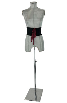 noleggio-corsetto-donna-nero-seta-borgogna_1