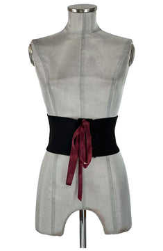 Noleggio Corsetto donna Nero con Nastro di Seta Borgogna