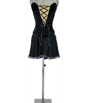 Noleggio Abito Nero Corsetto Velluto e Dettagli Pizzo Donna