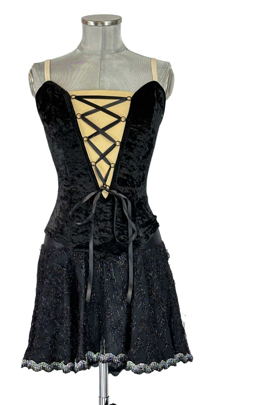 noleggio-abito-nero-corsetto-velluto-pizzo-donna_2