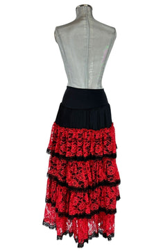 Noleggio Gonna Nera Donna con Balze in Pizzo Rosso - danza