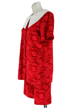 Noleggio Costume uomo di Pinocchio Rosso con Colletto Bianco