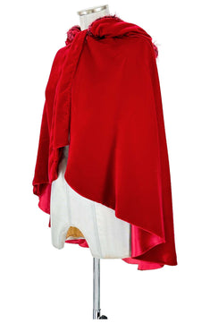 Noleggio Mantello donna in Velluto Rosso con Cappuccio