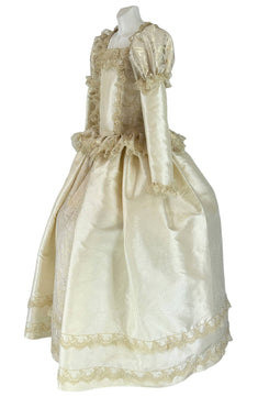 Noleggio Abito Storico donna in Seta e Pizzo Dorato - Eleganza Reale