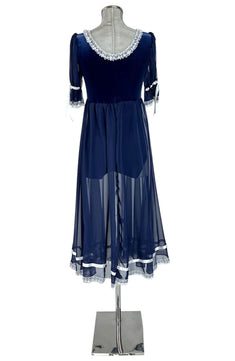 Noleggio Abito Storico donna in Velluto e Pizzo Blu - Eleganza Regency