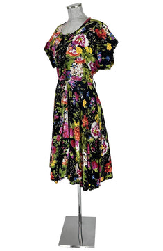 Noleggio Abito a Fiori donna Frida kahlo-Eleganza per Ogni Occasione