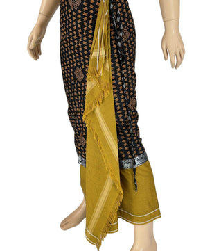 Noleggio Abito Tradizionale uomo Indonesiano con Sarong e Copricapo