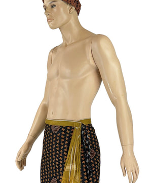 Noleggio Abito Tradizionale uomo Indonesiano con Sarong e Copricapo