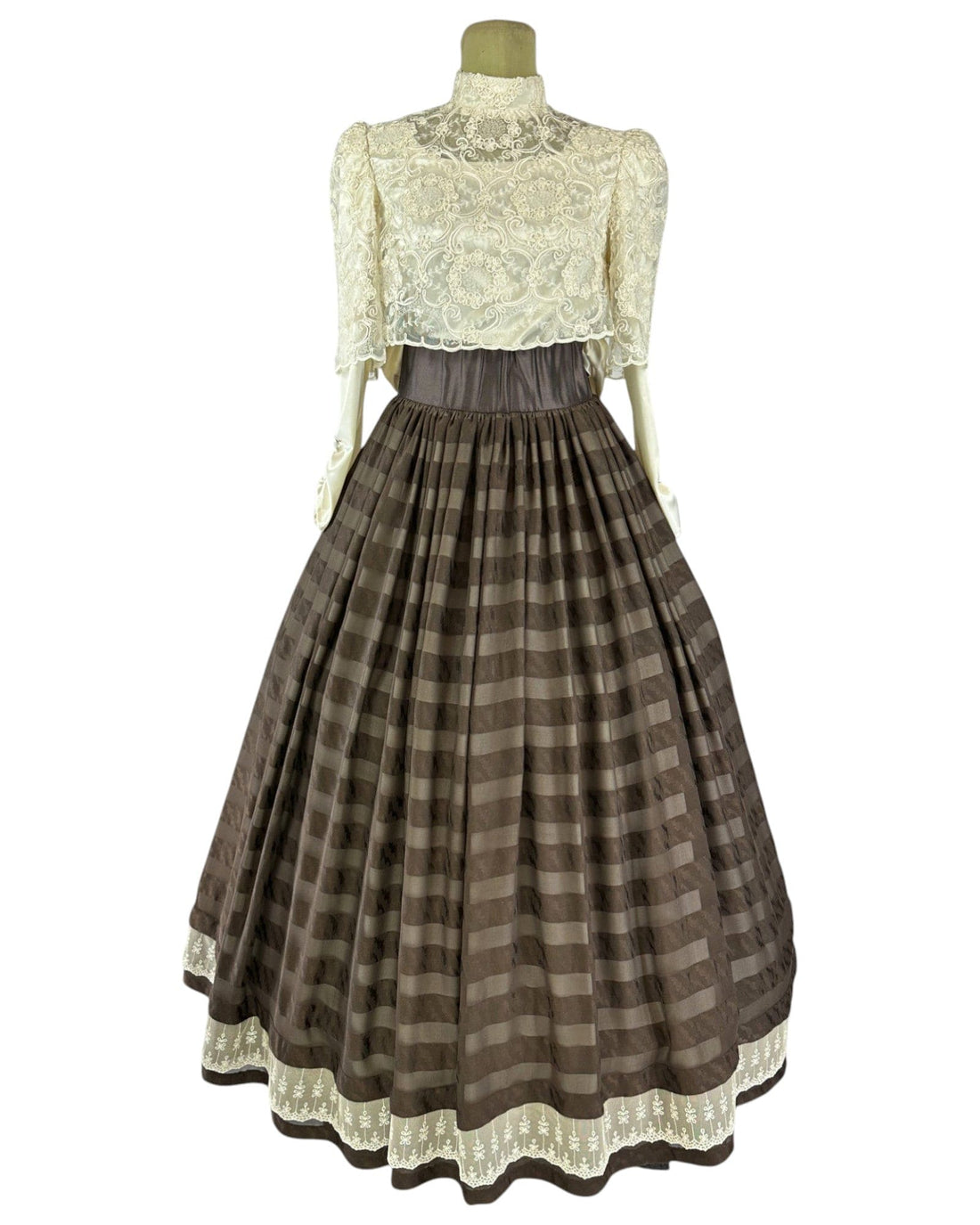 Noleggio Abito donna vintage con corpetto in pizzo e gonna a righe