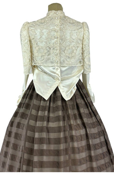 Noleggio Abito donna vintage con corpetto in pizzo e gonna a righe