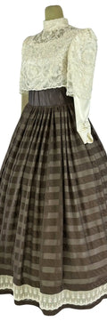 Noleggio Abito donna vintage con corpetto in pizzo e gonna a righe