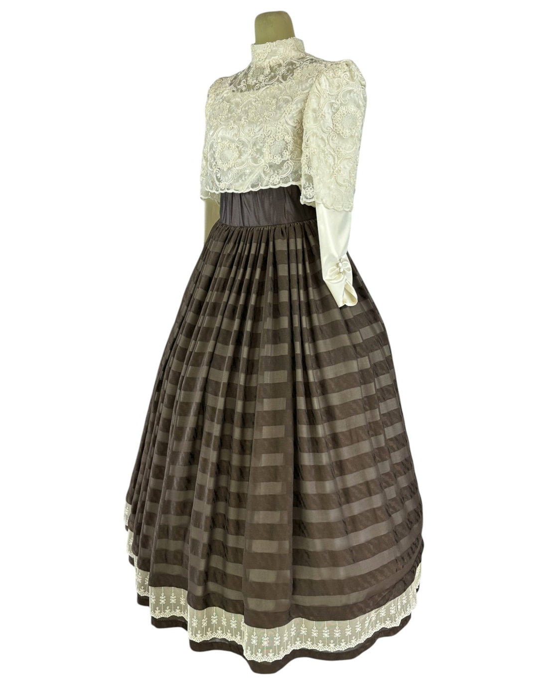 Noleggio Abito donna vintage con corpetto in pizzo e gonna a righe
