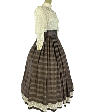 Noleggio Abito donna vintage con corpetto in pizzo e gonna a righe