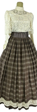 Noleggio Abito donna vintage con corpetto in pizzo e gonna a righe