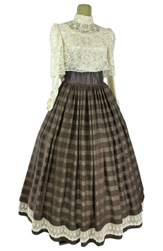 Noleggio Abito donna vintage con corpetto in pizzo e gonna a righe