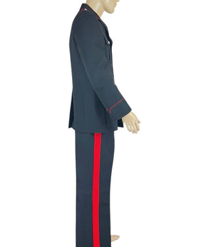 Noleggio uniforme militare uomo nera con bande rosse