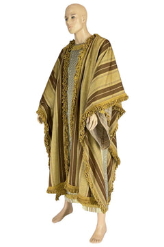 noleggio-abito-storico-uomo-mantello-decorato_2