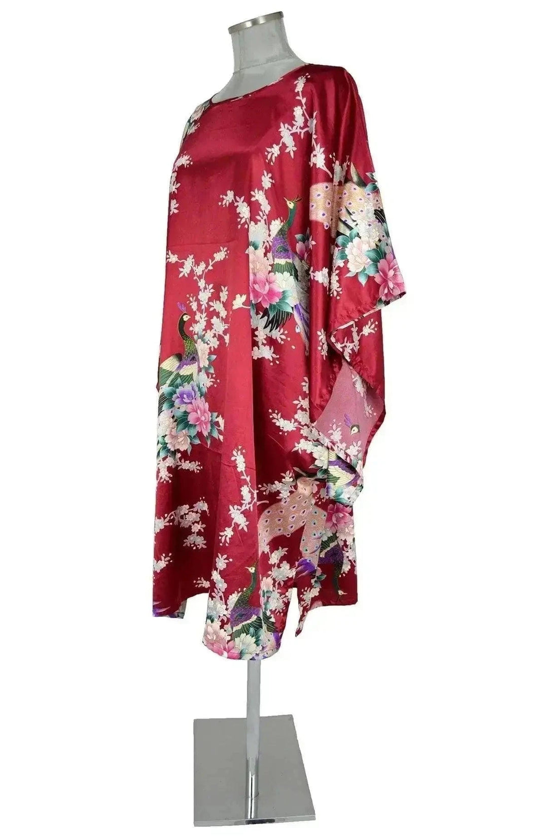 Noleggio Kimono Donna Rosso con Fiori - Eleganza Orientale