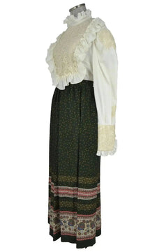 Noleggio Abito Donna Stile Vittoriano - Elegante e Storico