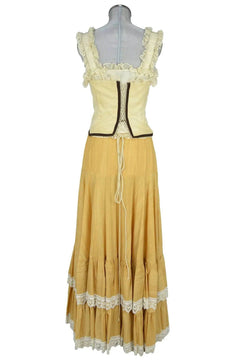 noleggio-abito-donna-800-rievocazioni-storiche_3