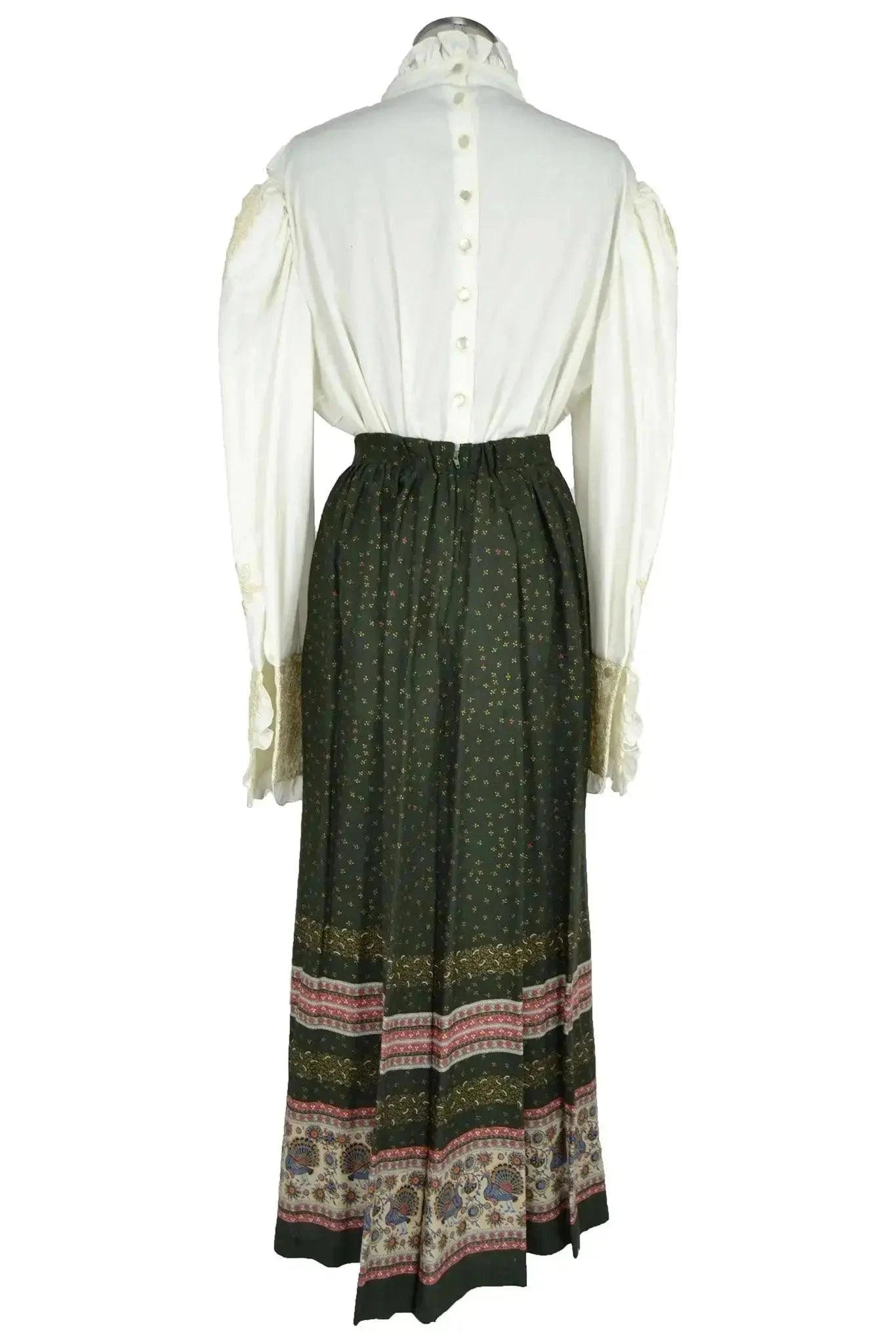 Noleggio Abito Donna Stile Vittoriano - Elegante e Storico