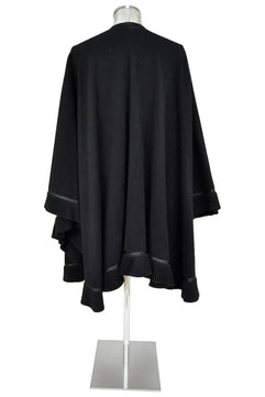 Mantella donna del ceto medio per serata chic