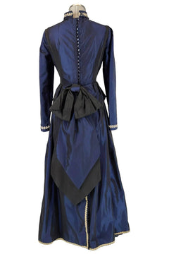 Noleggio Abito Donna Storico Blu con Dettagli Bianchi
