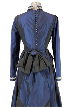 Noleggio Abito Donna Storico Blu con Dettagli Bianchi