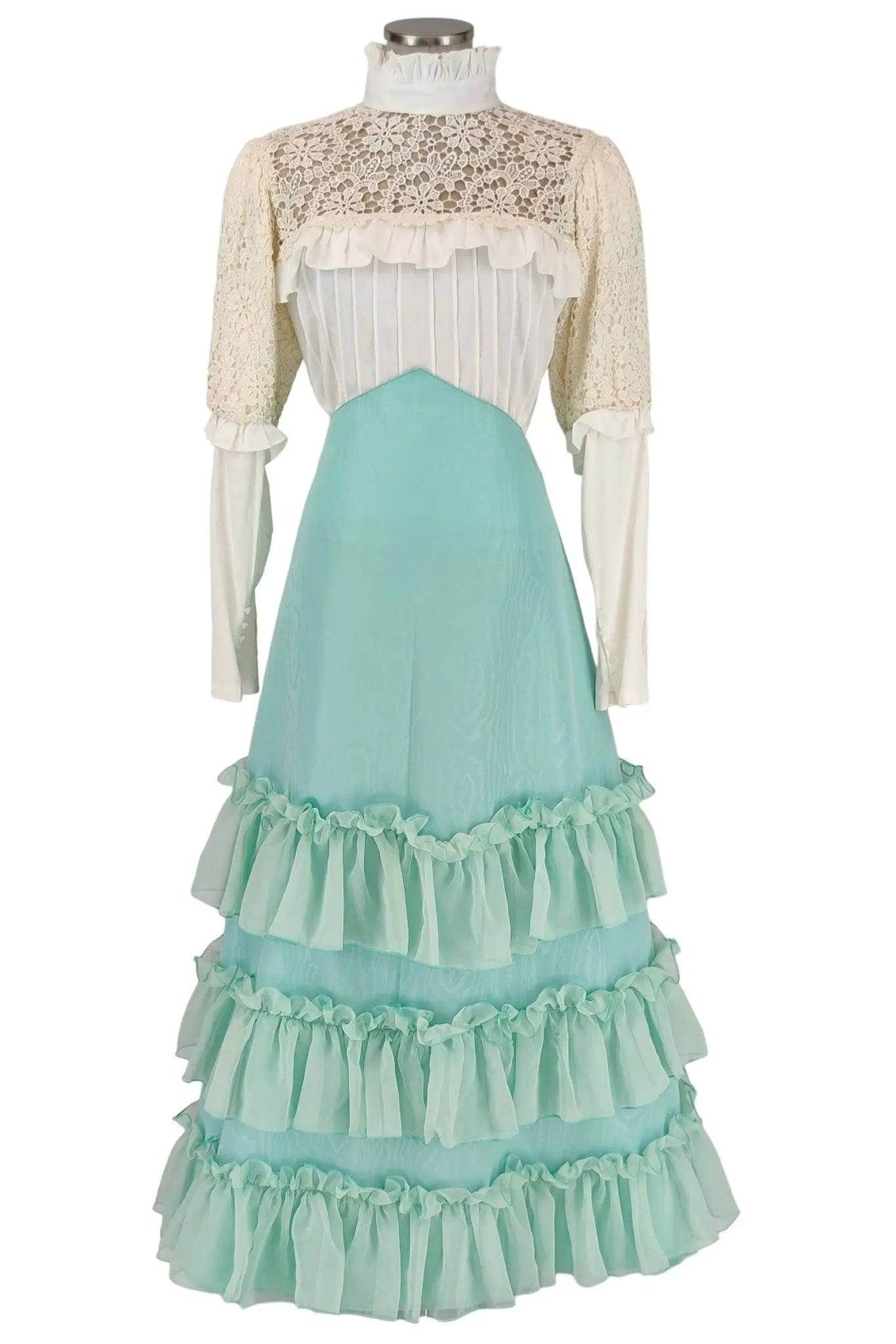 noleggio-abito-donna-800-volant-storico_1