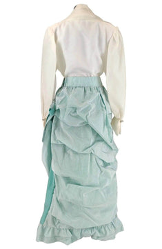 Noleggio Abito Donna dell'800: Eleganza Storica e Raffinatezza Unica