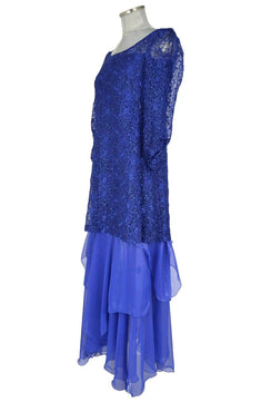 Noleggio abito donna fantasioso di ispirazione orientale di metà del '