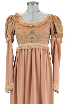 Noleggio abito donna in stile medievale per una Giulietta rosa antico con ricami - storico