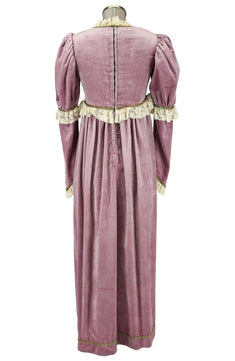 Noleggio abito donna Rinascimento - Giulietta- in velluto latte e vino - storico