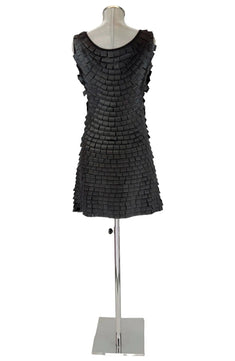 Noleggio adito donna da sera stile corazza: Eleganza Imponente