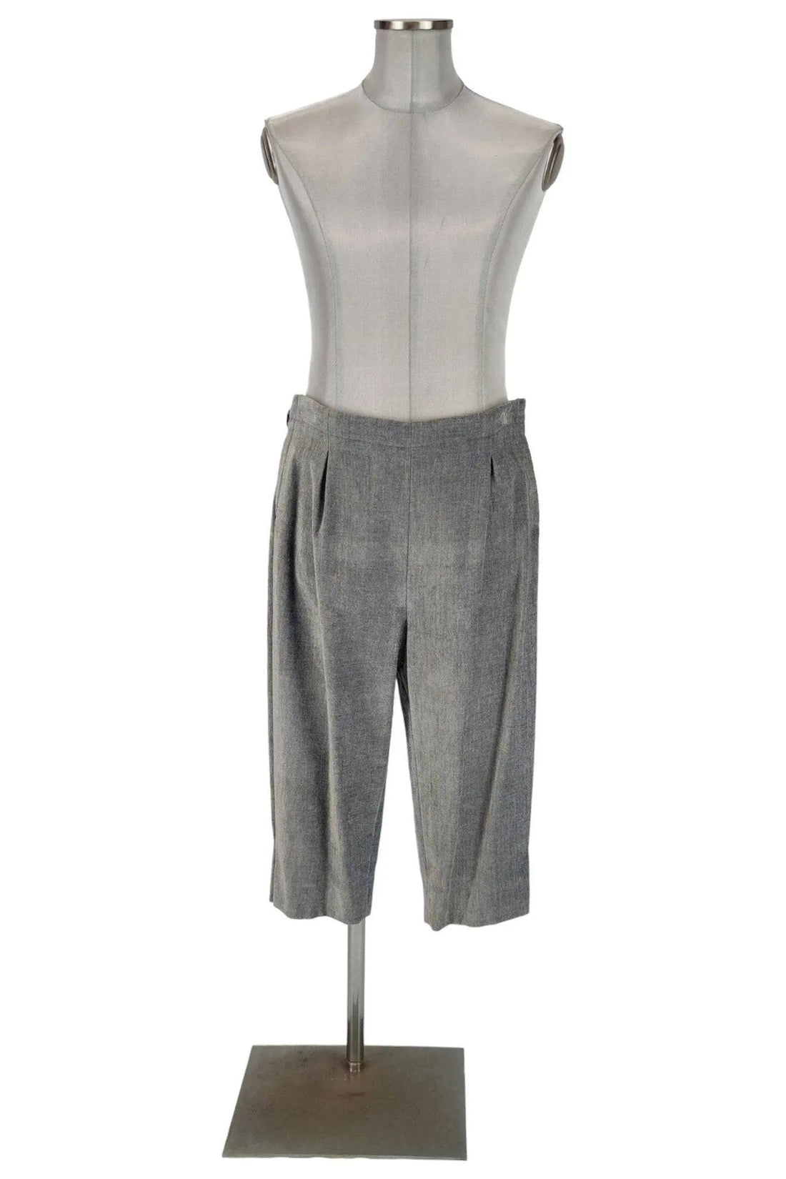 Noleggio Pantaloni Corti Grigio Uomo Vintage per un Look Unico
