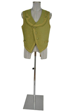 Noleggio gilet storico uomo verde oliva con scollo a V, bottoni e bordure dorate, vista frontale