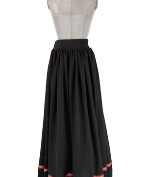 Noleggio Gonna Nera Lunga Donna - Eleganza Storica per Ogni Epoca