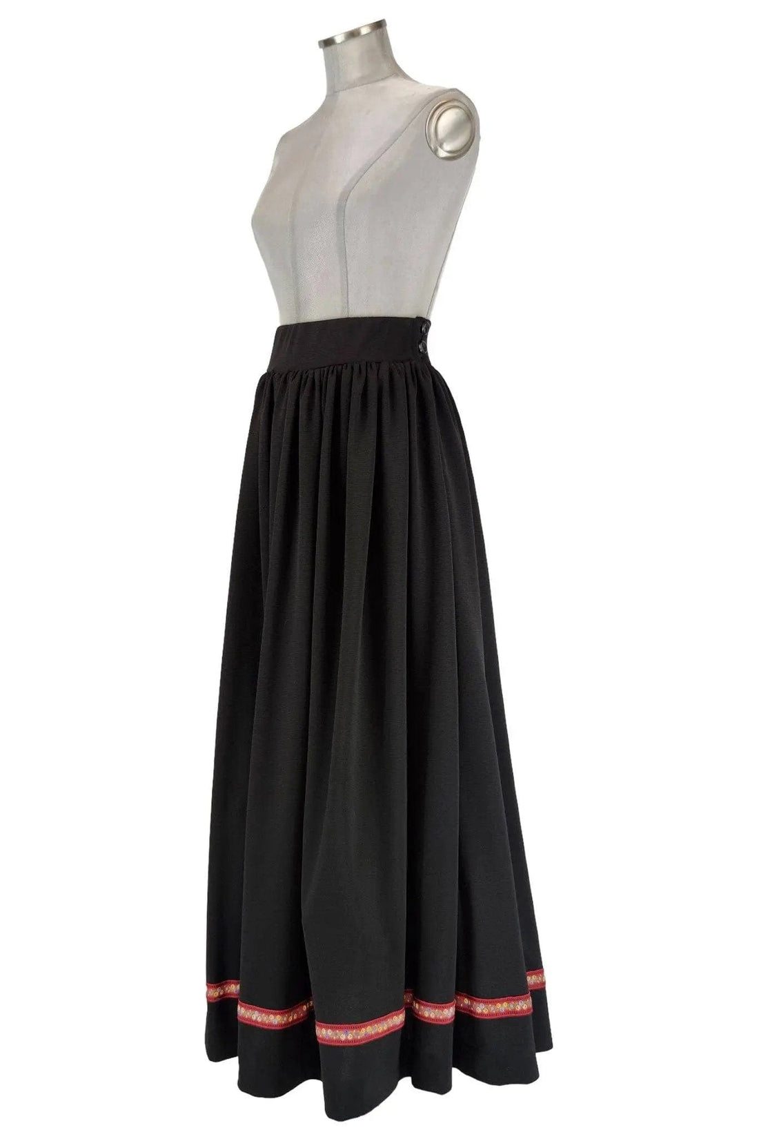 Noleggio Gonna Nera Lunga Donna - Eleganza Storica per Ogni Epoca