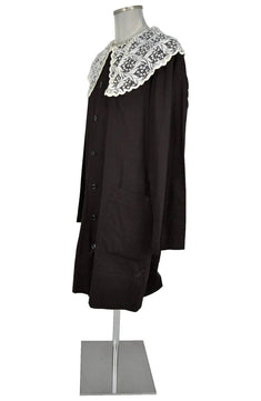 noleggio-grembiule-marrone-colletto-ricamato-unisex_2