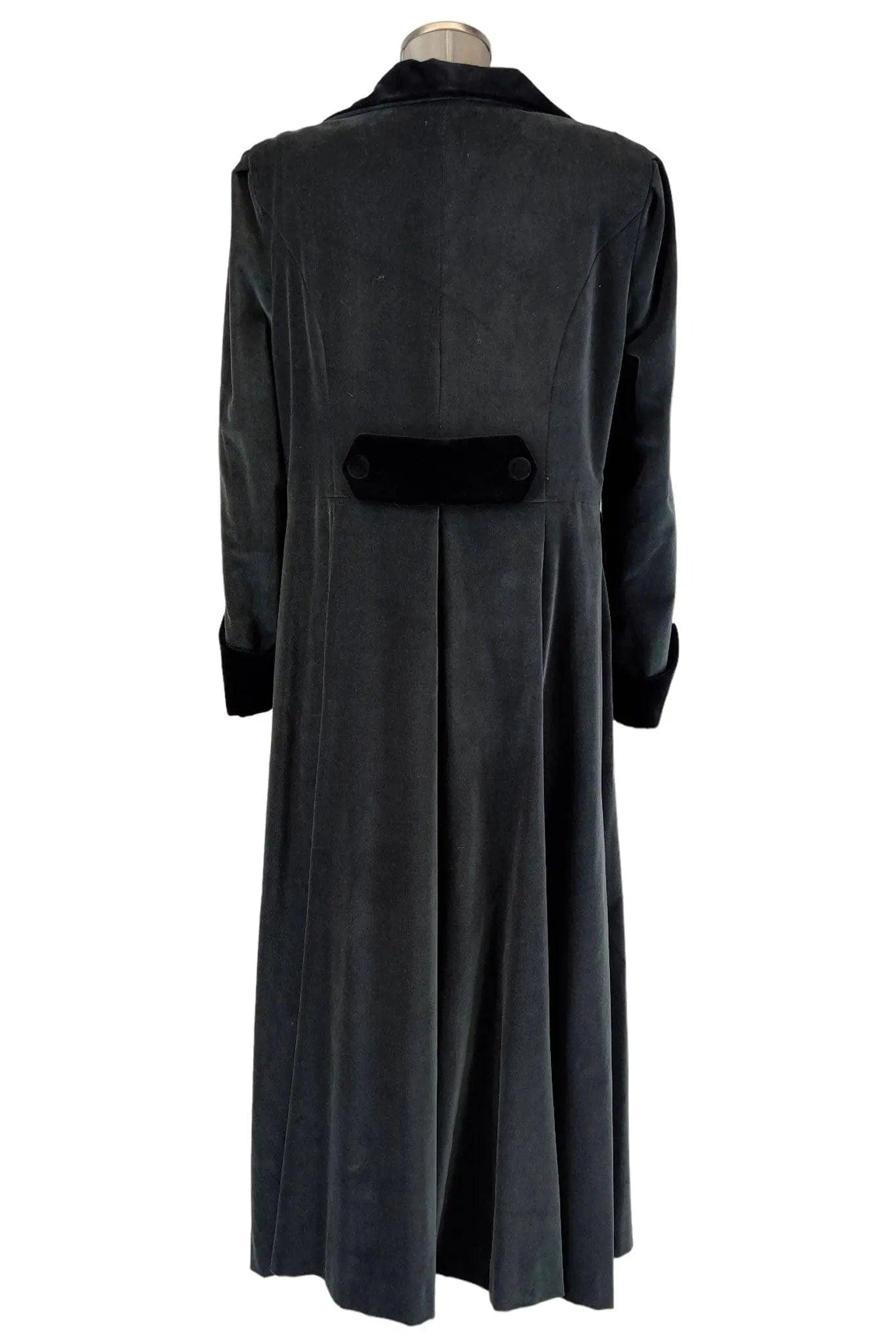 Noleggio lungo cappotto donna in velluto di fine '800 - vintage