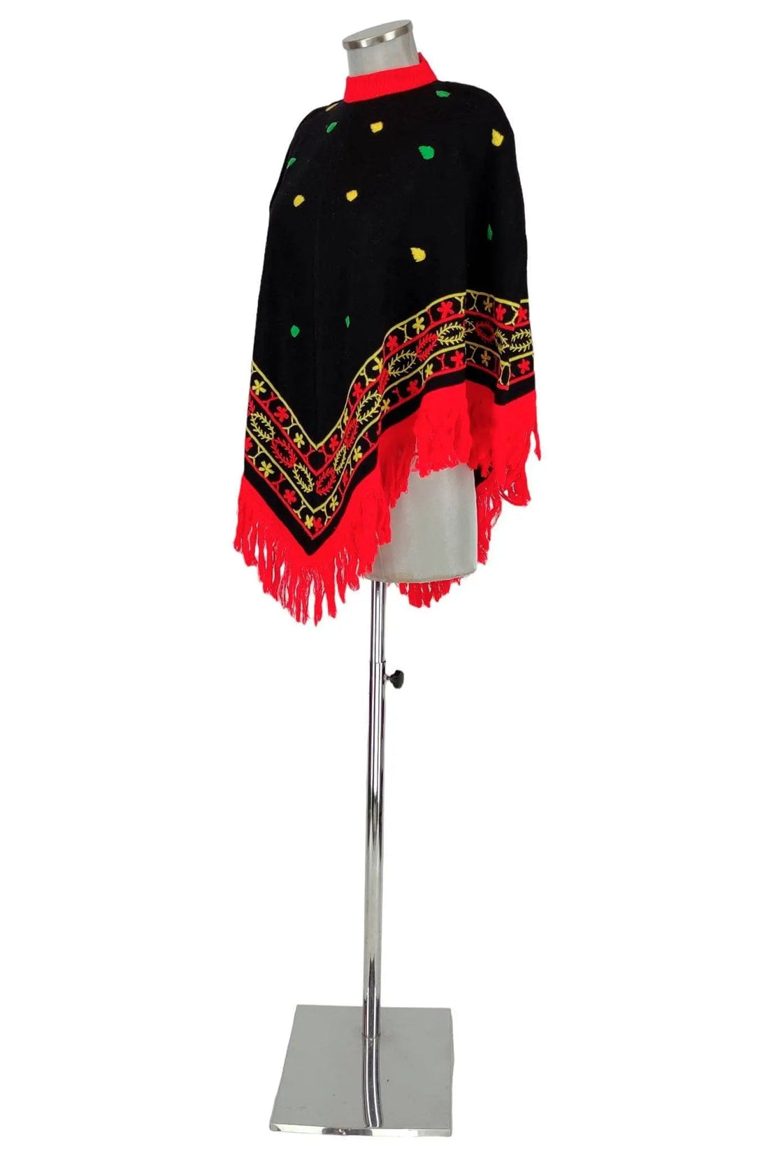 Noleggio Poncho unisex Moderno Etnico per un Look Unico