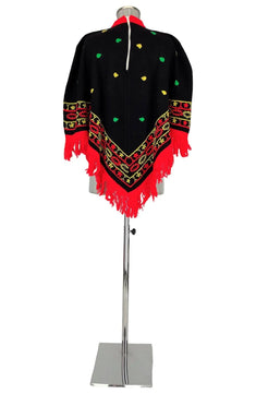 Noleggio Poncho unisex Moderno Etnico per un Look Unico