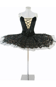 Noleggio Tutù donna per balletti di danza classica come il Cigno Nero, maghe e vedove allegre