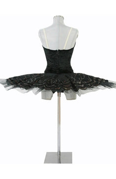 Noleggio Tutù donna per balletti di danza classica come il Cigno Nero, maghe e vedove allegre