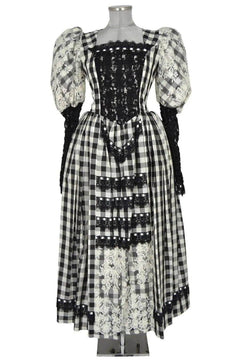 Noleggio abito donna fantasioso del '500 o '800 per Carnevale, Halloween o gothic - storico