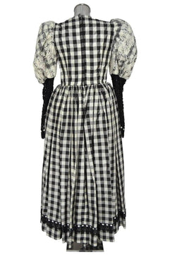 Noleggio abito donna fantasioso del '500 o '800 per Carnevale, Halloween o gothic - storico